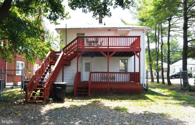 Building Photo - 24 Jackson Ave