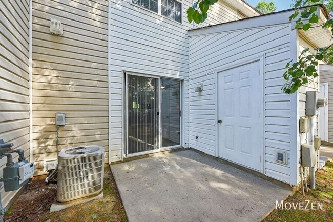 Building Photo - 12315 Bluestem Ln