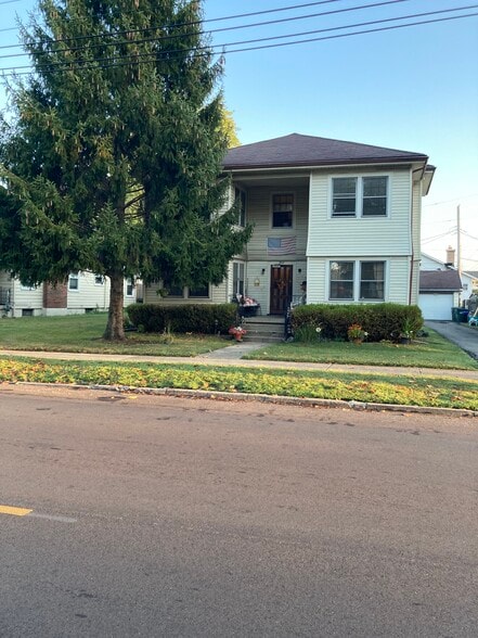 Primary Photo - 3821 Wayne Ave