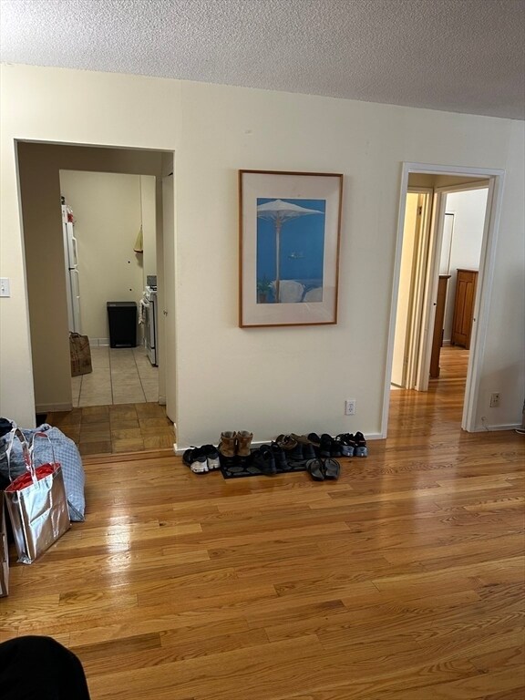 Building Photo - 77 Pond Ave