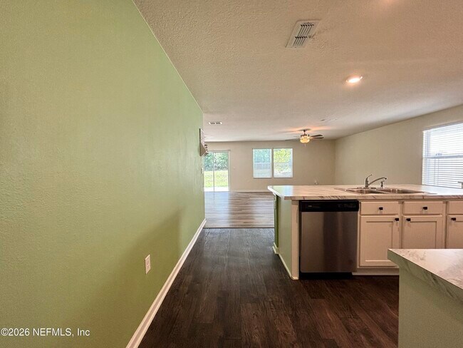 Building Photo - 2270 Willow Springs Dr