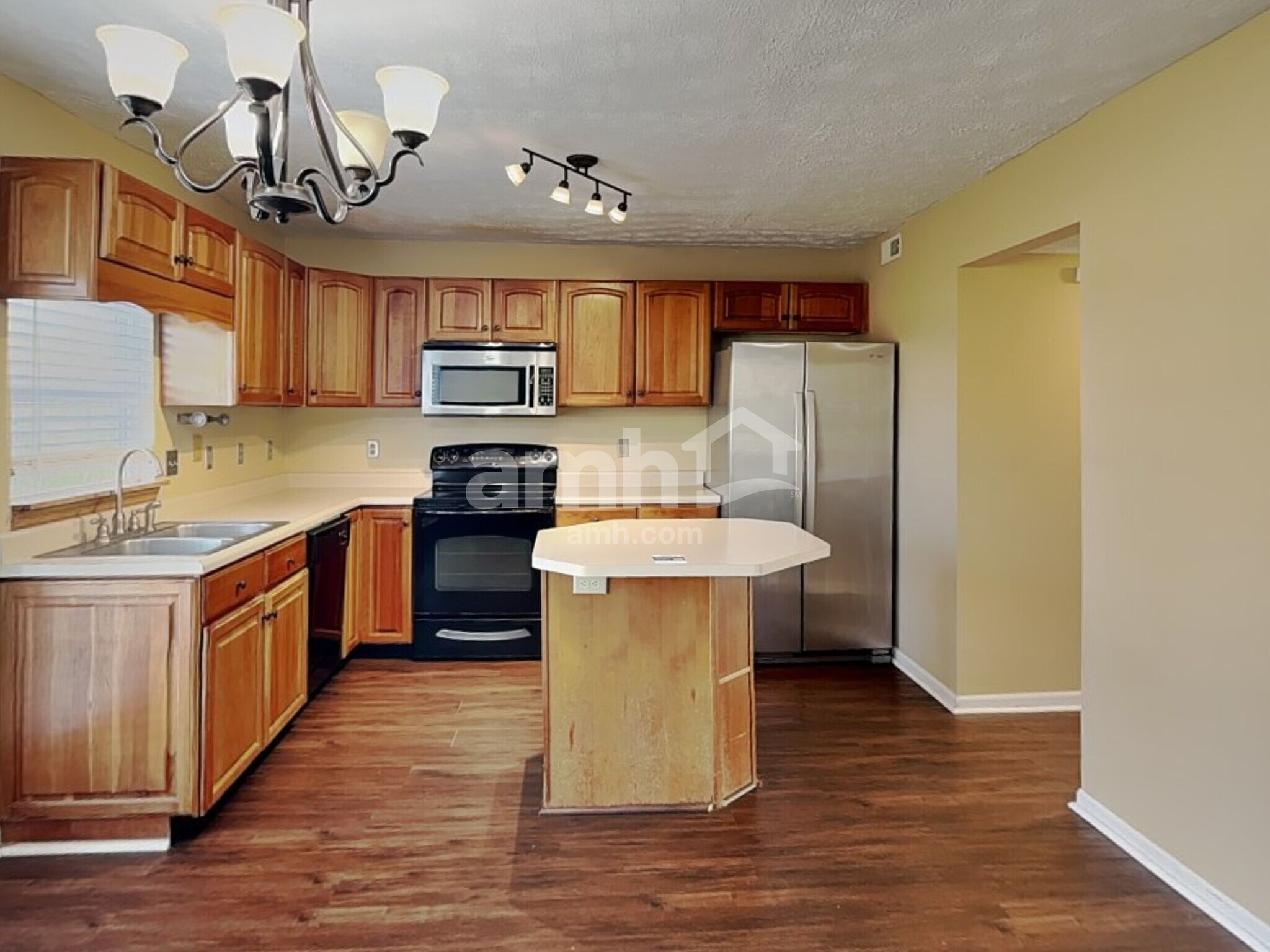 Building Photo - 6739 Dorchester Dr