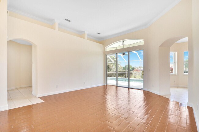 Building Photo - 1252 SW Bent Pine Cove
