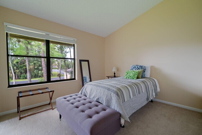 Building Photo - 13095 Belhaven Ct