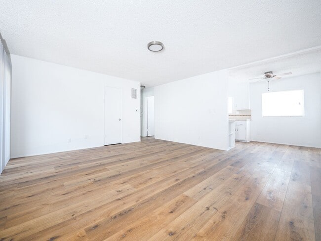 Interior Photo - 10736 Magnolia Blvd