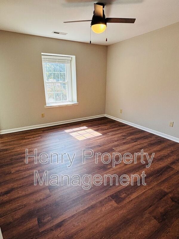 Building Photo - 903 Hampshire Ct