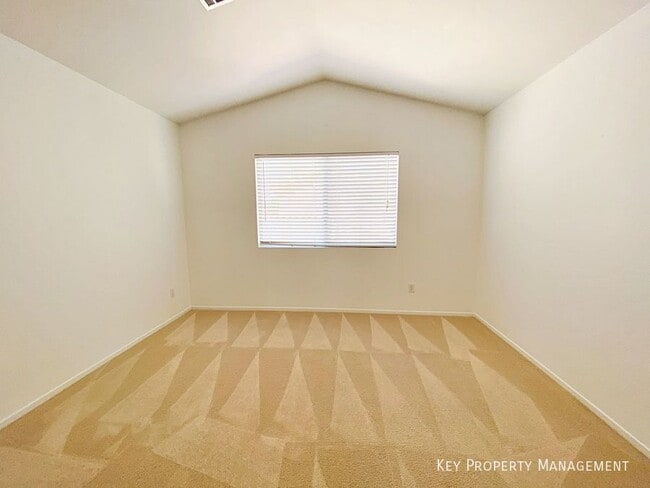 Building Photo - 198 Chadwell Ct