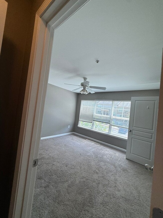 Building Photo - 06-204 Tennoppzone