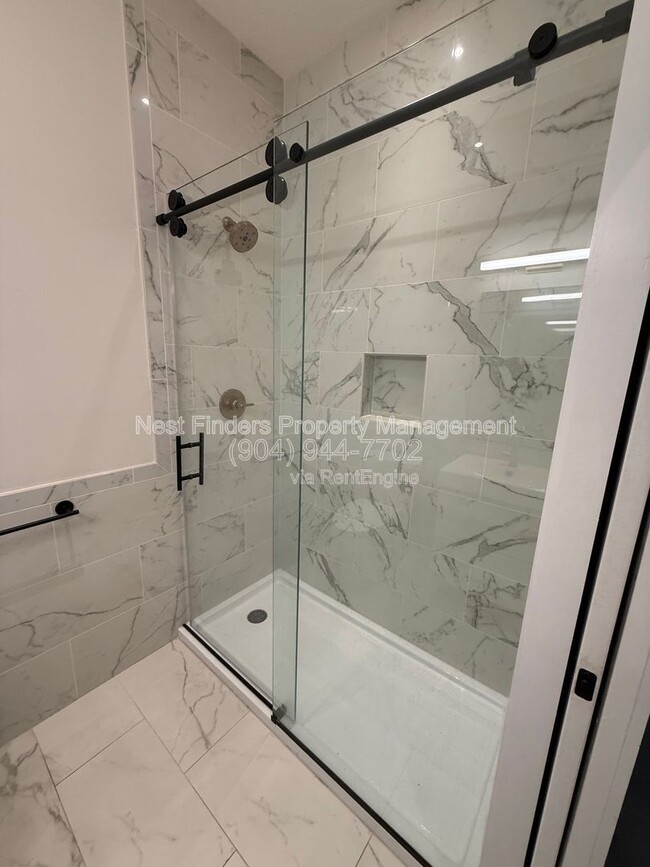 Building Photo - 1733 Memorial Park Terrace