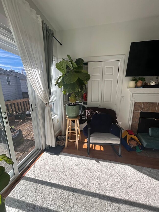 Building Photo - Beautiful 2-Bedroom, 2-Bath One-Level Town...