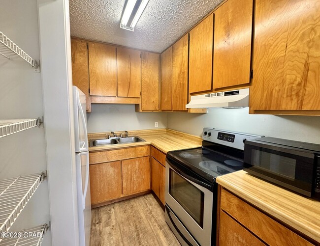 Building Photo - 7718 FL-22