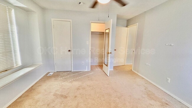 Building Photo - 12109 Camelot Dr