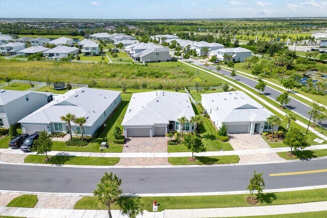 Building Photo - 10372 SW Green Turtle Ln