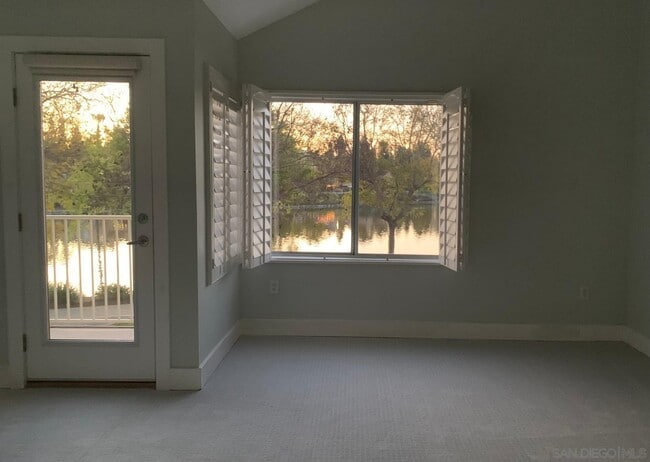Building Photo - 2096 Northshore Dr