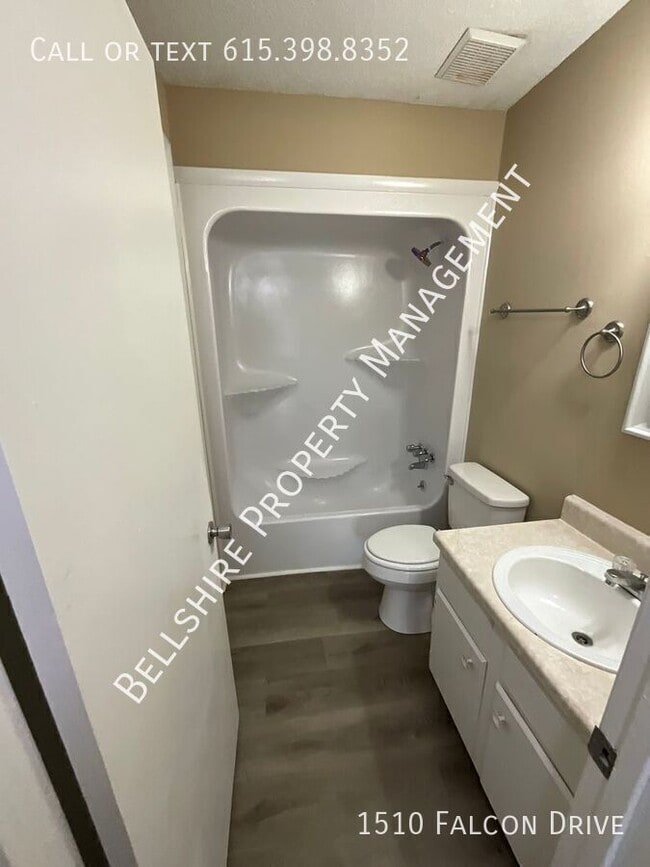 Building Photo - 1510 Falcon Dr