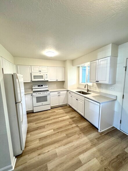 Building Photo - 711 Beta Cir