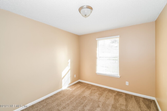 Building Photo - 12290 Cobblefield Cir N