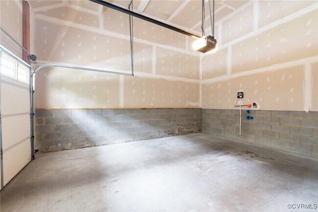 Building Photo - 3303 Ceres Rd