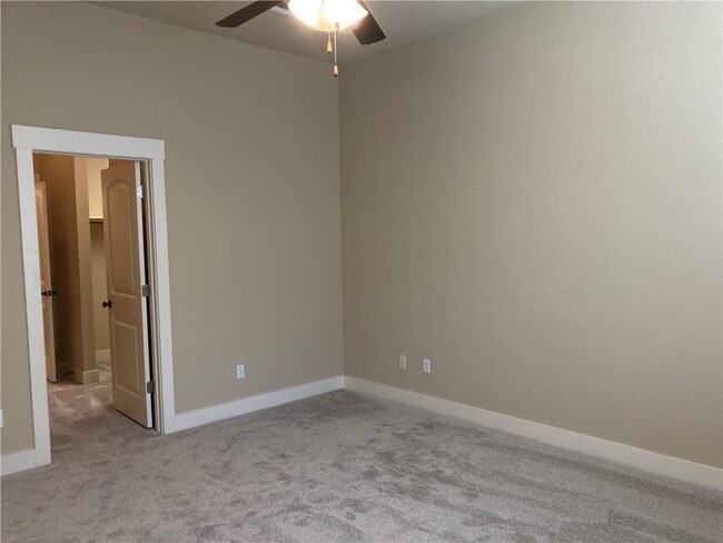 Building Photo - 2930 Grand Oaks Loop