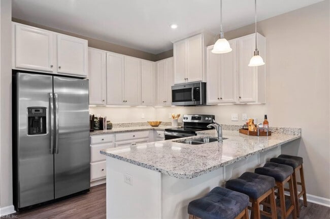 Building Photo - 135 Stegg St