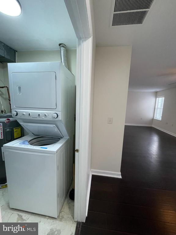 Building Photo - 511 Walden Cir