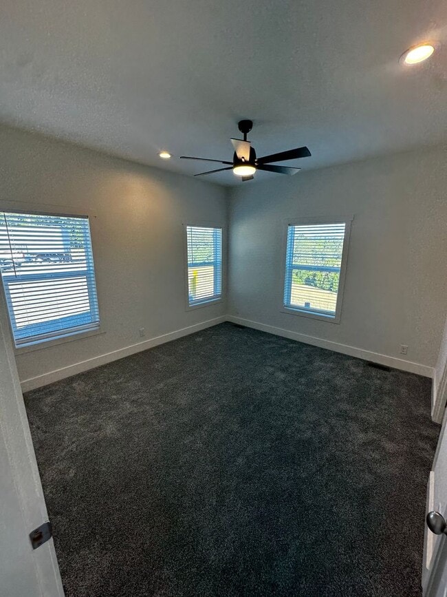 Building Photo - New 2 bedroom home located in rural West C...