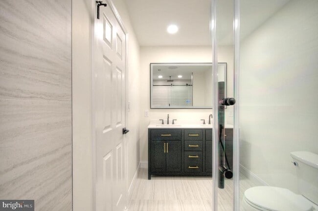 Building Photo - 1326 Chanticleer