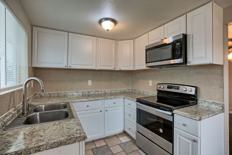 Building Photo - 312 Crescent Dr