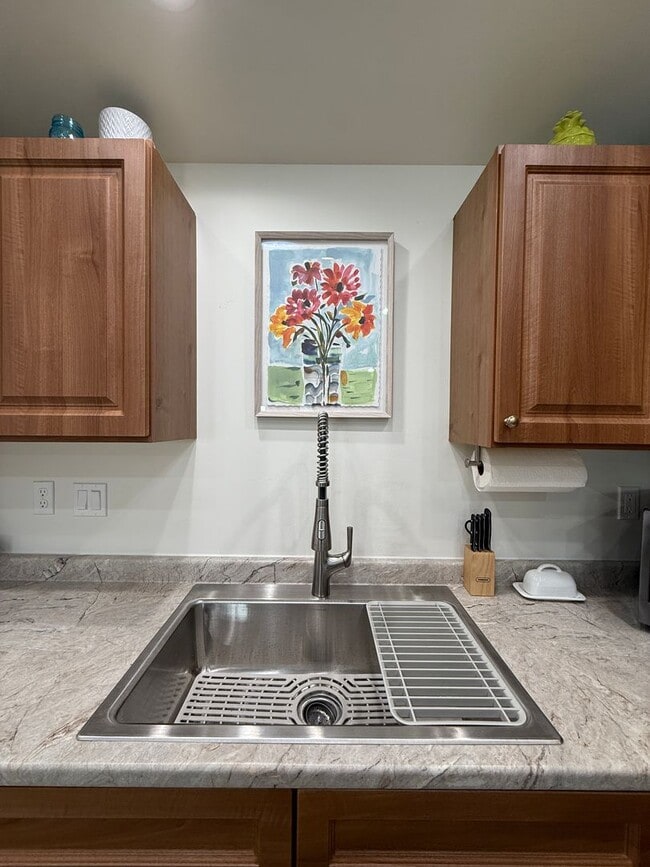 Building Photo - Newer Beautifully Furnished Single Story ADU Includes All Basic Utilities and WiFI