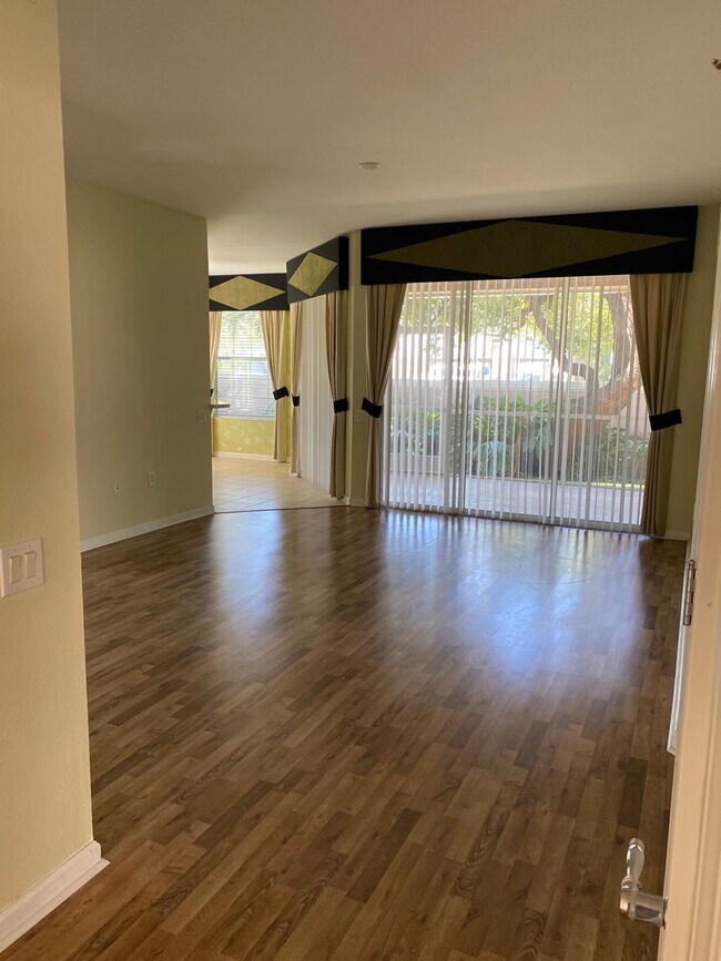 Building Photo - Welcome to the pinnacle of modern living – a dazzling 2-bedroom, 2-bathroom + Den sanctuary for r...