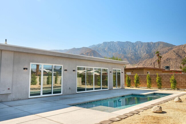 Building Photo - 416 Rosa Parks Rd