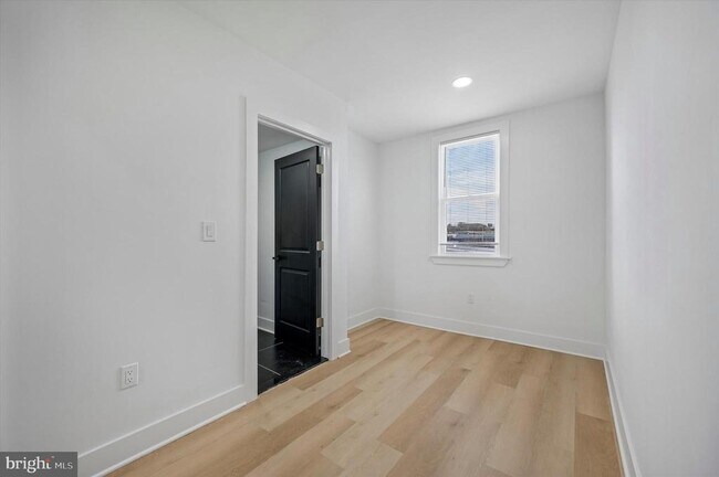 Building Photo - 1911 W Hunting Park Ave