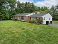 Building Photo - Spacious 3 Bed 2 Bath Rancher In Oxford