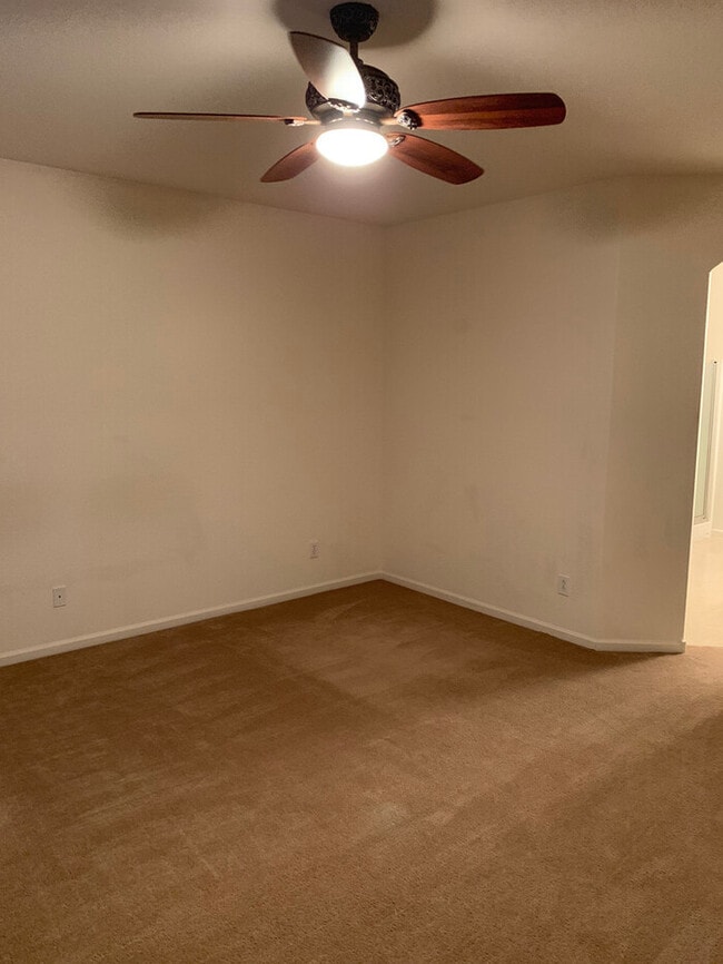 Building Photo - Very Nice 3 bedroom 2 bath home with a guest house