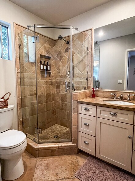 Building Photo - 700 Westmount Dr