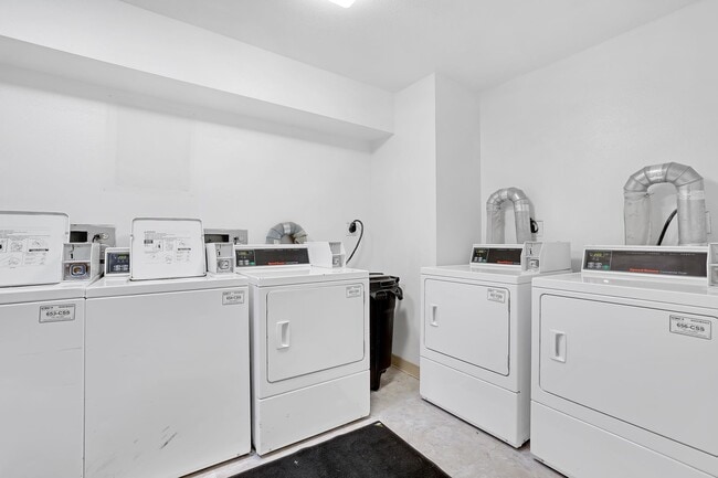 Building Photo - Summer Rental- Liftside Condos #205