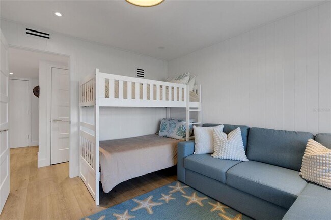 Building Photo - 4360 Chatham Dr