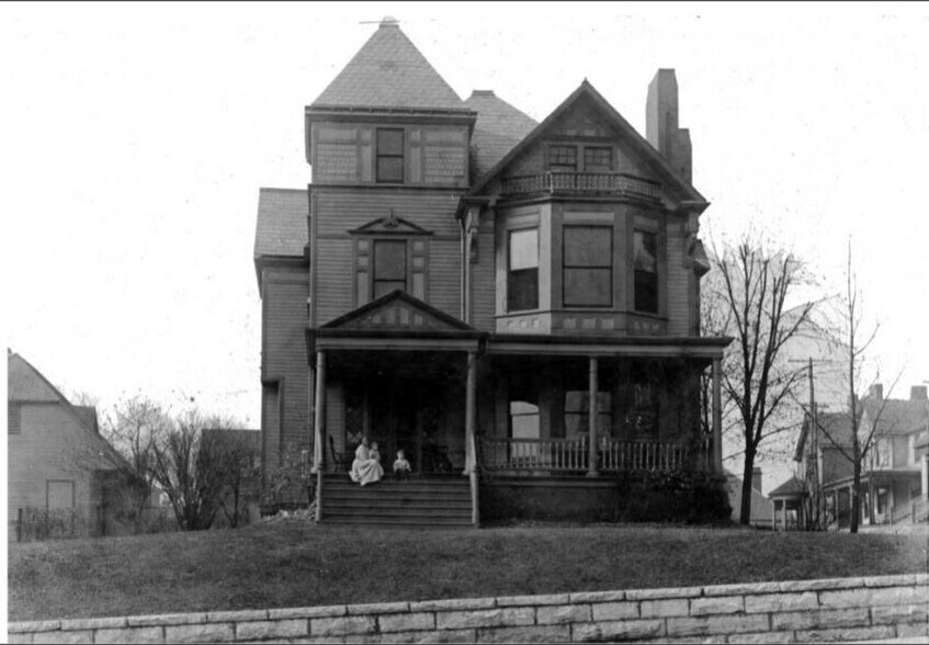 Building Photo - 941 Luttrell St