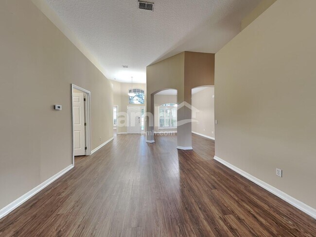 Building Photo - 2042 Ancient Oak Dr