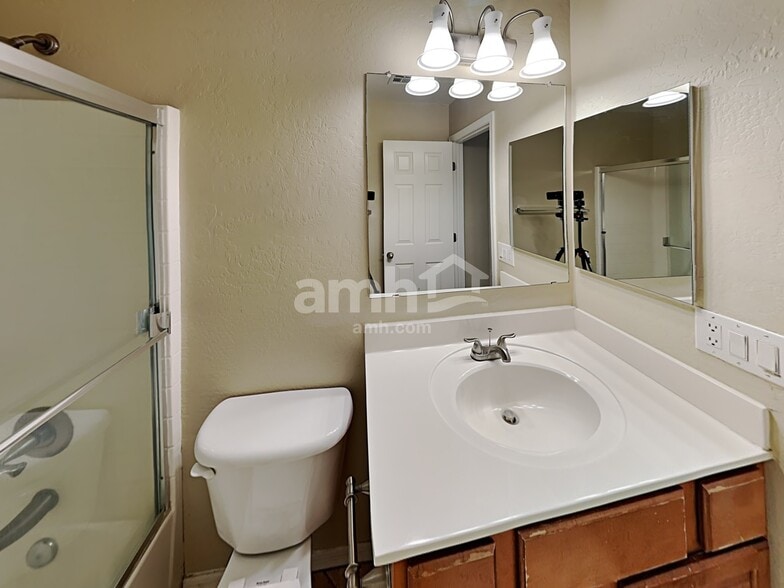 Building Photo - 1760 E Joseph Way