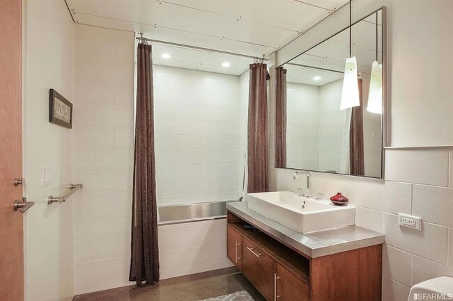 Building Photo - 2 Mint Plaza