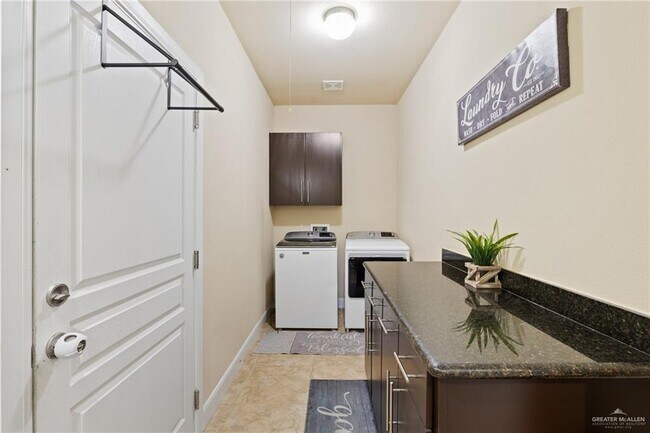 Building Photo - 26 Santa Inez St