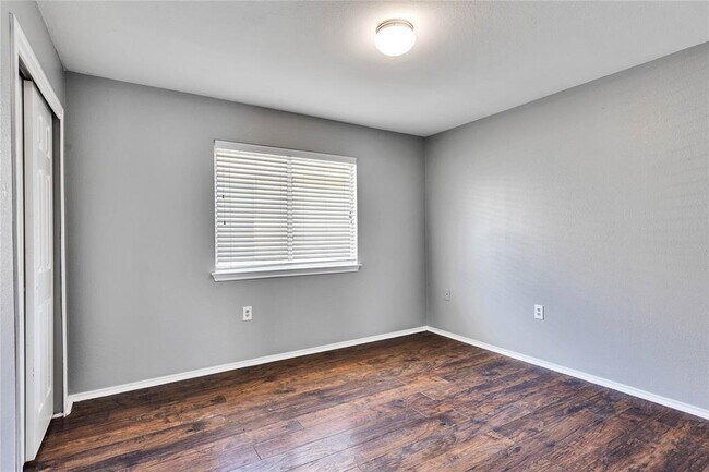 Building Photo - 12420 Sky Harbor Dr