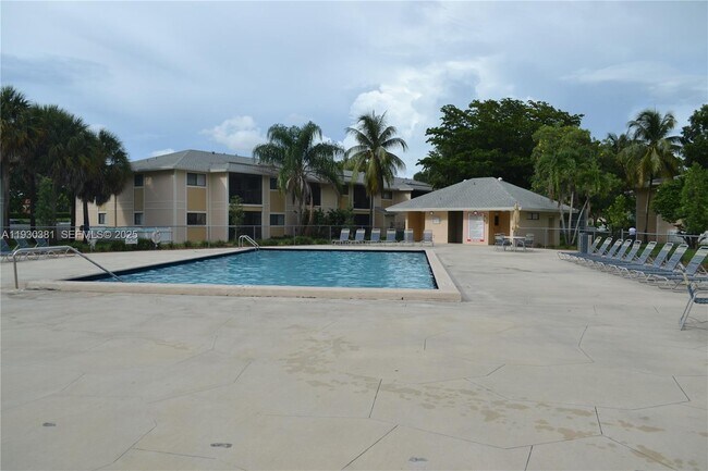 Building Photo - 9727 Hammocks Blvd