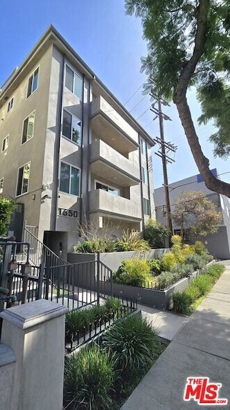 Building Photo - 1650 S Bentley Ave