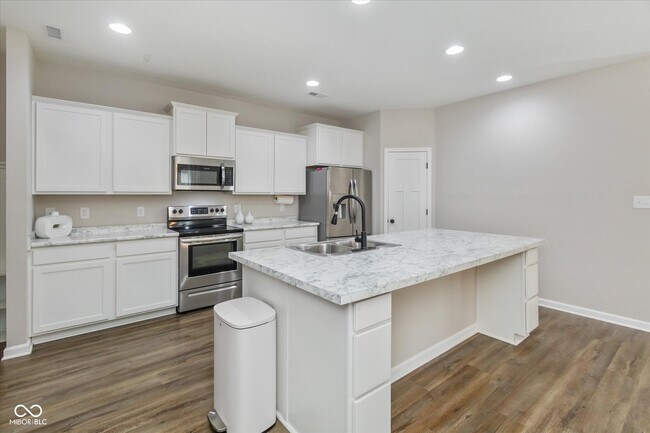 Building Photo - 7228 Lockford Walk N