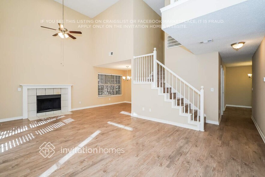 Building Photo - 10900 Huntington Rd