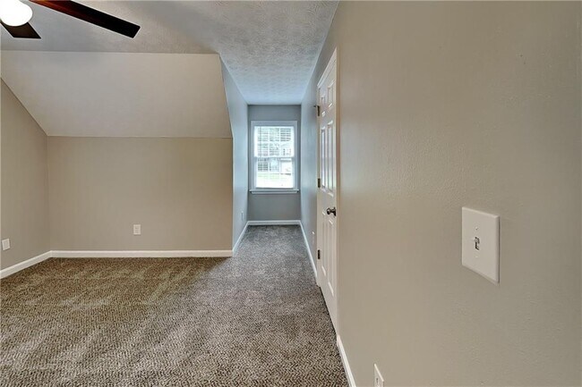 Building Photo - 210 Austin Dr