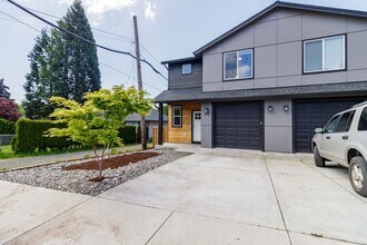 Building Photo - Move In Ready 3 Bedroom 2.5 Bathroom with Central Air Conditioning - Convenient Camas Location
