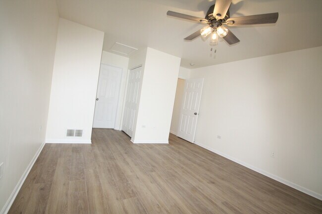 Building Photo - 2969 Saganashkee Ln